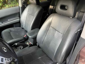 Nissan X-Trail 2.5 - 6