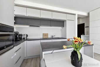 Na PREDAJ moderný 4-izb byt, 2 terasy, spolu 124m2, gar.stát - 6