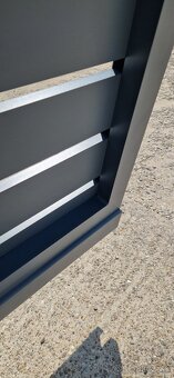 Hliníková samonosna brána - 6