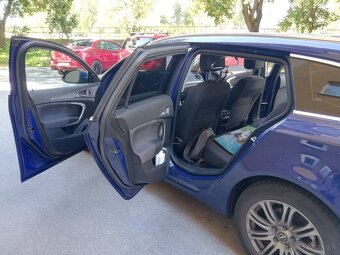 Opel insignia st combi - 6