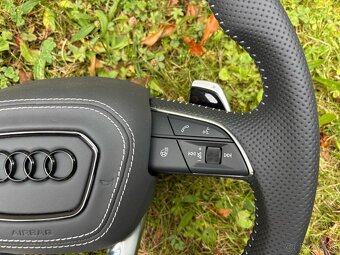 AUDI ŠPORTOVÝ VYHRIEVANÝ ZKOSENÝ PERFOROVANÝ VOLANT - 6