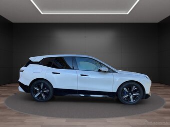 BMW iX 50 xDrive, Sport, Skylounge, DPH, SOH 96.3% - 6