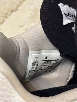 Air Jordan 4 Retro - Military Black - 6