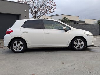 Toyota Auris 1.6 - 6