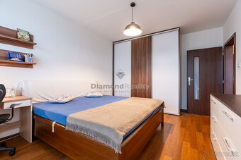 NA PREDAJ KRÁSNY 3 IZBOVÝ BYT S VÝHĽADOM NA MESTO | 64m2 + L - 6