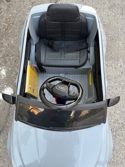 Elektrické autíčko Audi RS6 - 6