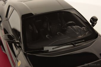 Ferrari 812 Competizione | MR Collection 1/18 - 6