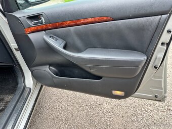 Rozpredam Avensis 2003-2008 5D 2.0 diesel 85kw - 6