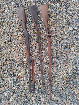 Staré zbrane pažby súčiastky komponenty - 6