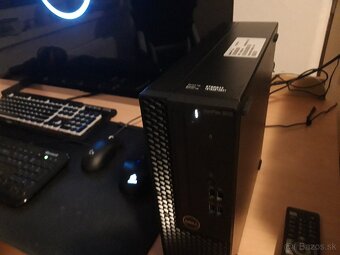 Dell OptiPlex 3070 SFF + 22" Lenovo ThinkVision IPS monitor - 6