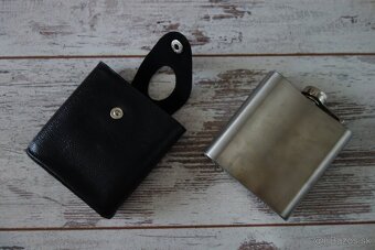 Nerezová ploskačka v koženom puzdre - ťapka - 6