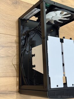 Predam PC skrinka Fractal Design Node 304 Black - 6