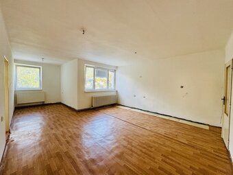 5 izbový byt s 2 kuchyňami a kúpeľňami v centre Svidníka - 6