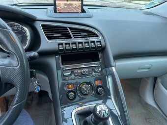 Peugeot 3008 2.0 HDI feline - 6