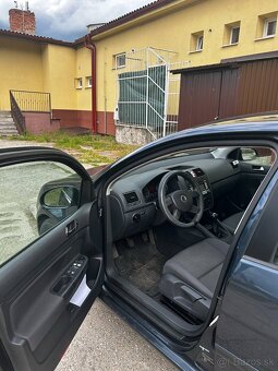 Volkswagen Golf V Comfortline 1.4 Benzín (55 kW) – 2004 - 6