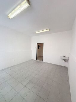 Obchodné priestory v centre mesta Sereď 30m2 - 6