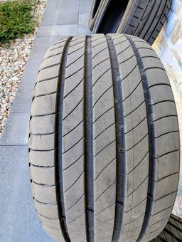 Letné pneu na Teslu 235/45 R18 - 6