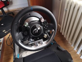 Volant s pedálmi, sedačka, VR okuliare - 6