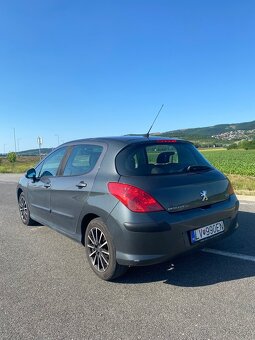 Peugeot 308 1,6HDi r. 2010 - 6