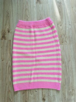 KRÁSNA PLETENÁ SUKŇA značky GREEN APPLE - 6