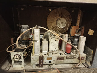 Staré retro bakelitové rádio Rektra RA90, ČSR 1939 - 6