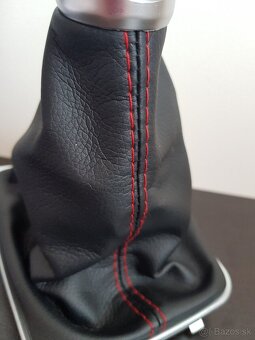 GTI radiaca paka s červeným prešivaním - 6