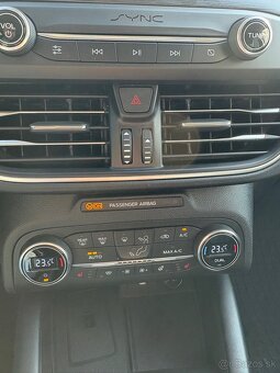 Ford focus combi vignale 2,0 A/T, 110kw, 2019 - 6