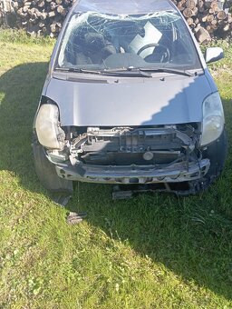 Predám Toyota Yaris na súčiastky - 6