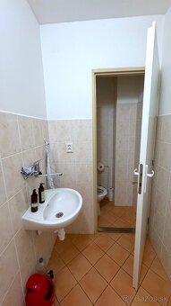 Slnečné kancelárske priestory na prenájom s parkovanim - 6