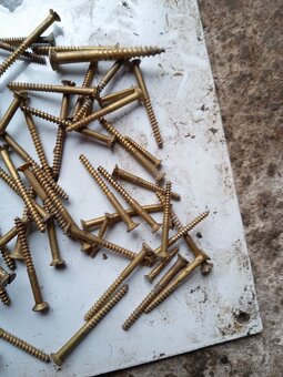 Staré mosadzné šrubky šroby - 6