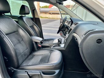 Škoda Octavia Scout 2.0 TDI 4x4 DSG alcantara - 6