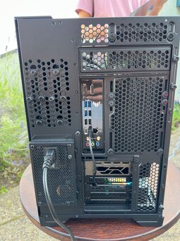R9 7950x, 5090, 64GB, V Zaruke, 2TB, 1200W - 6