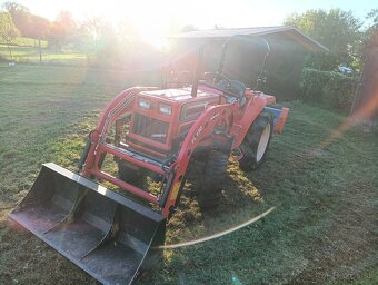 Traktor , malotraktor Hinomoto N209 s čelným nakladačom - 6