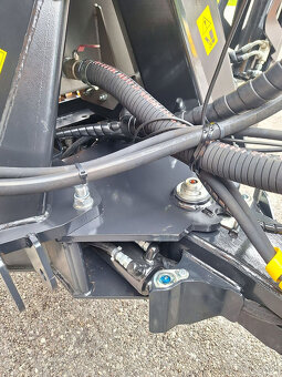 Lesný príves COUNTRY C720/T110D s hydraulickou rukou 7,2 m - 6