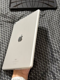 Apple iPad 10.2 2021 - 6