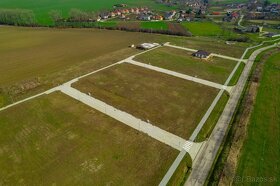 Pozemok s inžinierskymi sieťami na výstavbu rodinného domu - 6