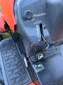 Husqvarna traktorova kosacka - 6