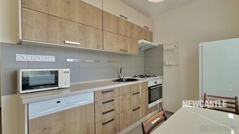 NEWCASTLE | Prenájom 3-izbového bytu 65 m² s balkónom, voľný - 6