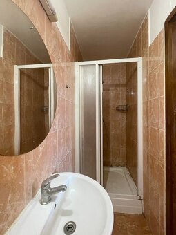 PRENÁJOM priestrannej podkrovnej garzónky v centre Šale - 6