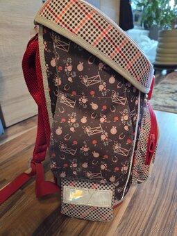 Školské tašky- Mcneill a ARS Una studio - 6