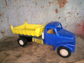 Staré hračky - Praga S5T - 6