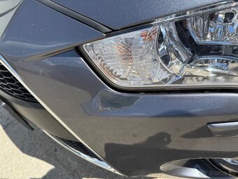 Mitsubishi Outlander SUV - 6