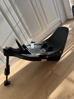 Predám Cybex Cloud Z2 i-Size + Base Z2 Deep Black - 6