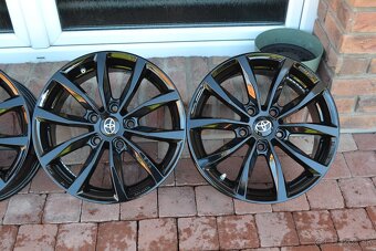 5x114,3 R16 Hlinikove disky na Toyotu Auris + TPMS - 6