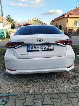 TOYOTA COROLLA 1,5 benzin 2023 TOP STAV - 6