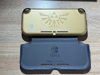 Nintendo Switch Lite Hyrule Edícia + Zelda + Flip Puzdro - 6