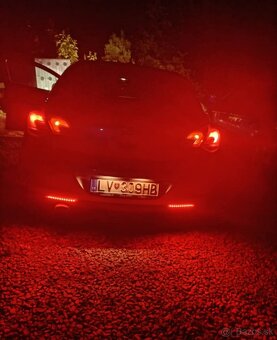 Predám Opel Astra J 1,4T Edícia šport - 6