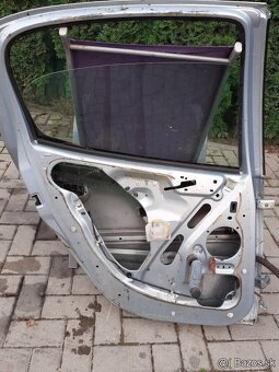 Predam zadne soferove dvere na peugeot 206 - 6