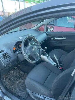 Predám Toyota Auris 1.6 Benzín - 6