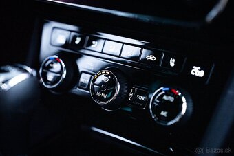 Škoda Superb L&K 2.0 TSi 4x4 DSG - 6